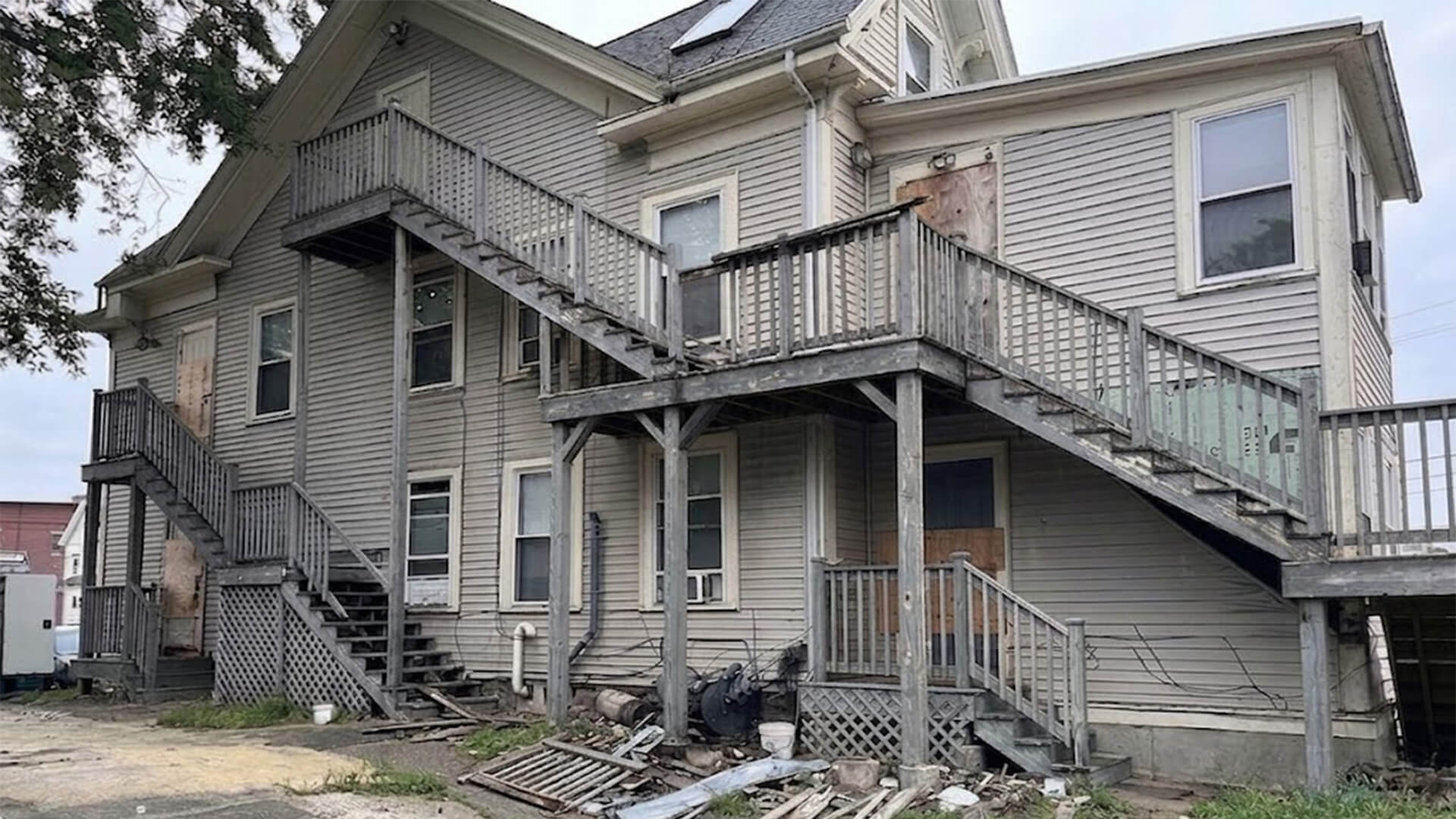 Deck before renovation