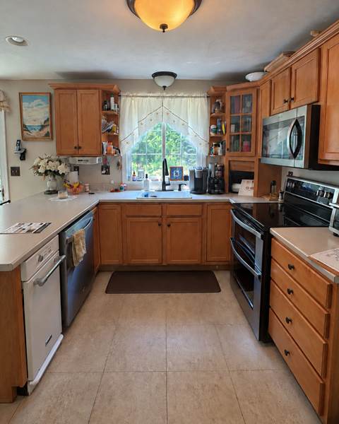 Before — $10K Kitchen Refresh with Calacatta Idillio Quartz | North Attleboro, MA